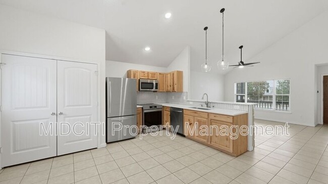 Building Photo - 1361 Bob White Dr