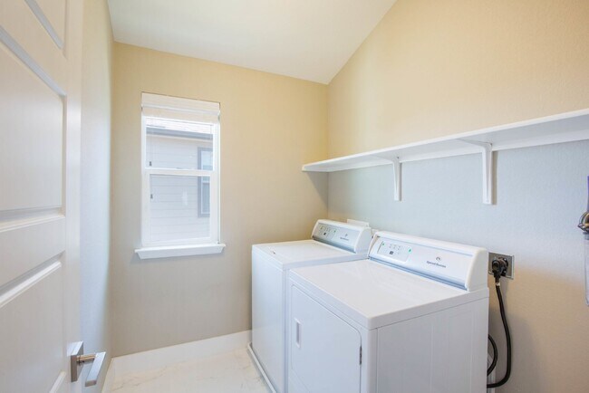 Building Photo - Spacious Home in Easton Park / McKinney Falls