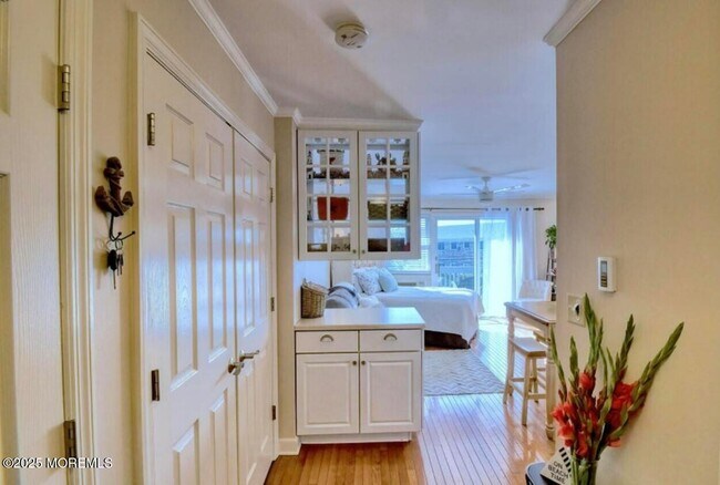 Building Photo - 5 Ocean Ave N