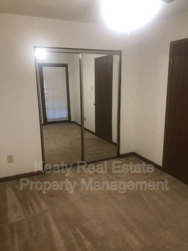 Building Photo - 111 Shekel Dr