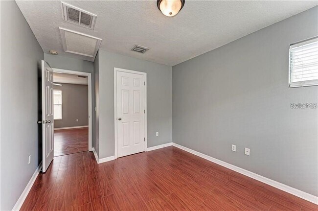 Building Photo - 10267 Newminster Loop