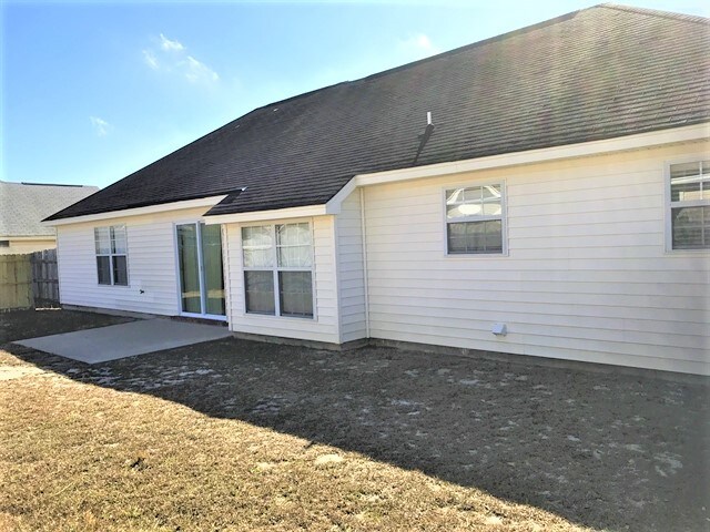Building Photo - 5 Aquinnah Dr