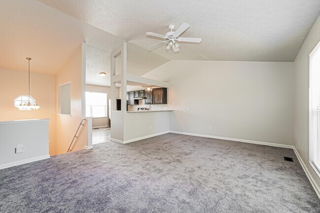Building Photo - 5727 Sundial Dr