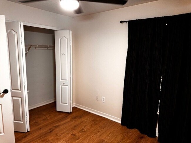 Building Photo - Beautiful 3 bedroom 2 bathroom home availa...