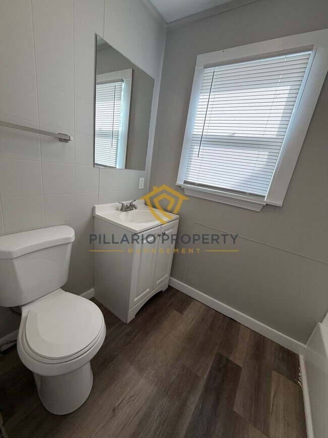 Building Photo - Near Anderson University 2 Bedroom on Corner Lot with Garage, Available NOW!