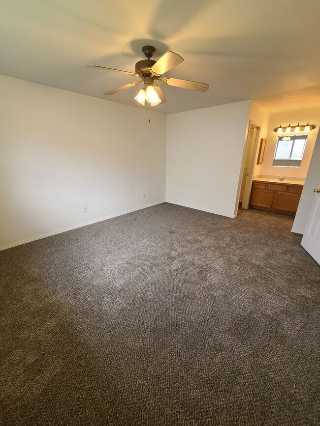 Building Photo - 4188 N Player Dr