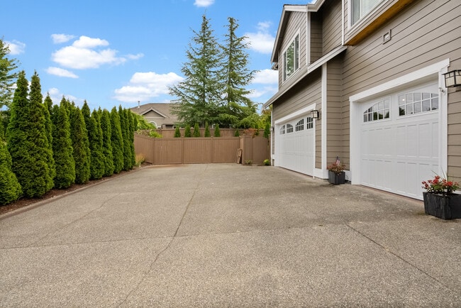 Building Photo - 11311 66th Ave