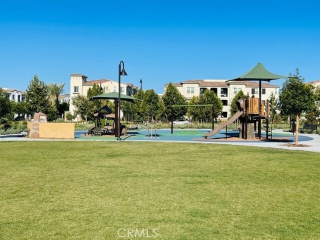Building Photo - 30316 Town Square Dr