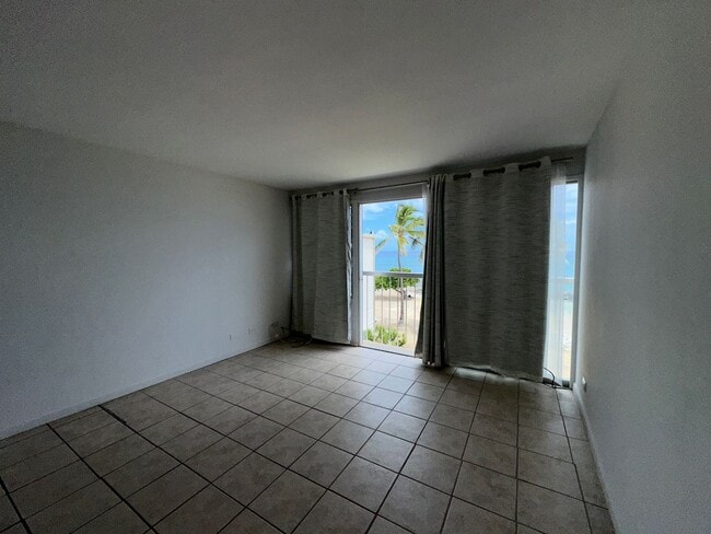 Building Photo - Makaha Surfside One Bedroom A building $16...