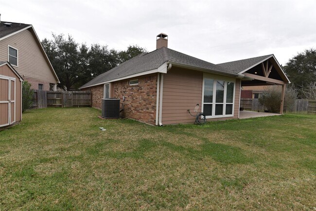 Building Photo - 122 Kentwood Ridge Ct