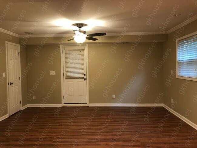 Building Photo - 2570 Northside Dr NW