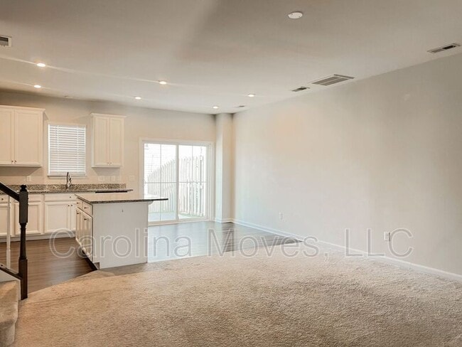 Building Photo - 415 Huntingdale Pl