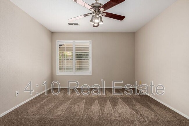 Building Photo - 2085 W Harbour Dr