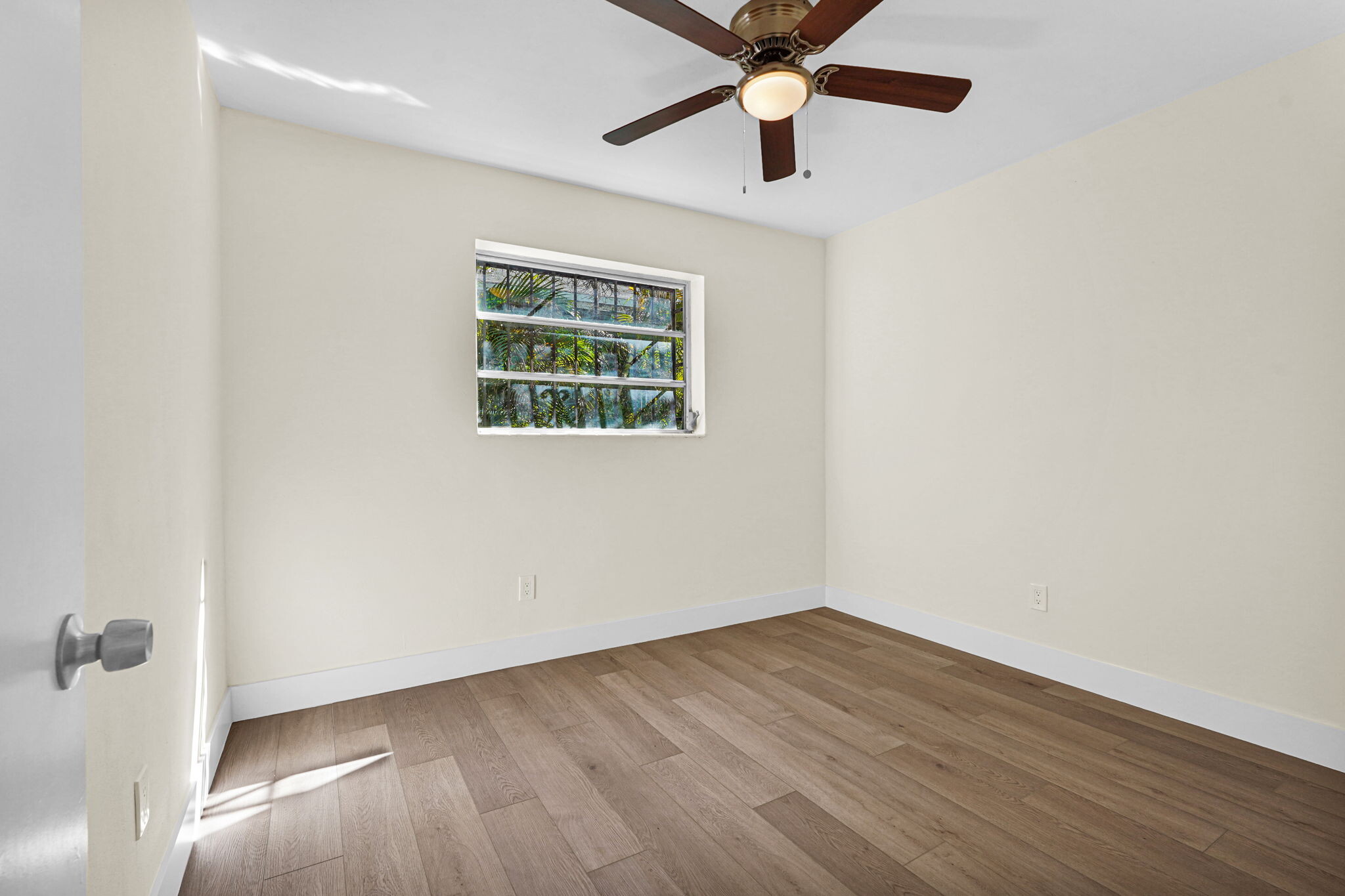 Building Photo - 135 NW 48th Ct