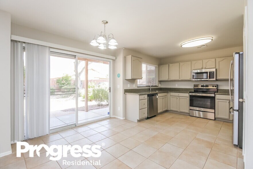 Building Photo - 1036 W Olive Ave