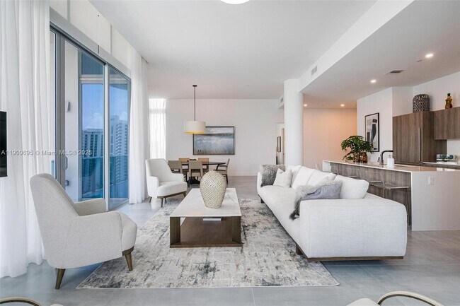 Building Photo - 17550 Collins Ave