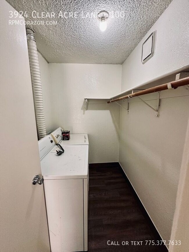 Building Photo - 3924 Clear Acre Ln