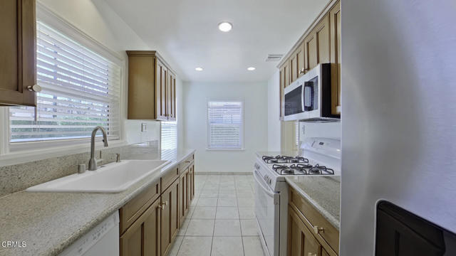 Building Photo - 3250 Las Lunas St