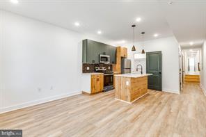 Primary Photo - 2348 N Park Ave