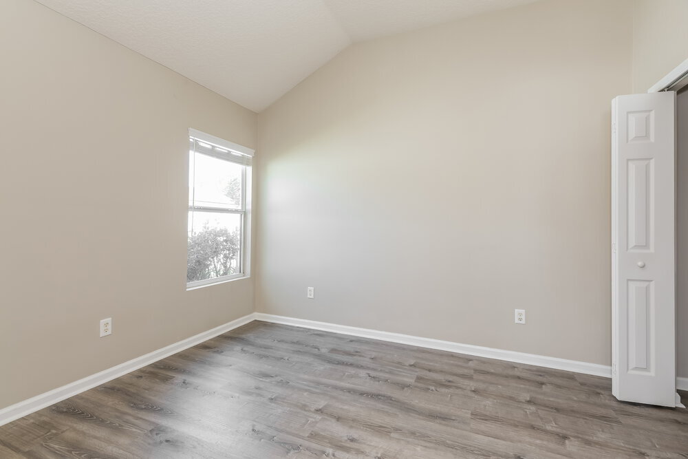 Building Photo - 1033 Bains Lake Dr