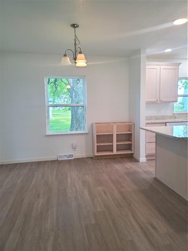 Building Photo - 613 Grundy Rd