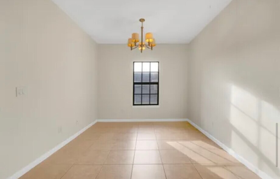Building Photo - 145 Calle El Jardin