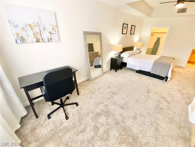 Building Photo - 39 E Agate Ave