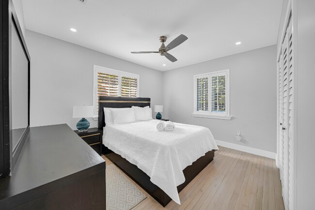 Building Photo - 1941 SW 18th Ave