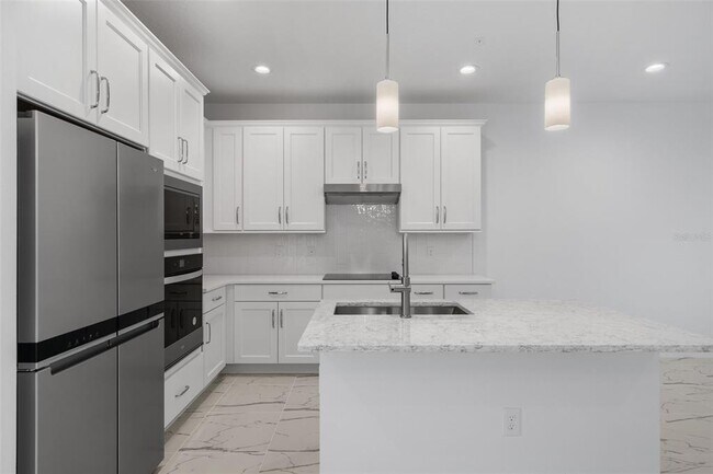 Building Photo - 1601 Pinecliff Dr