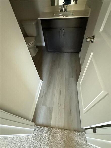 Building Photo - 189 Vly Oak Dr