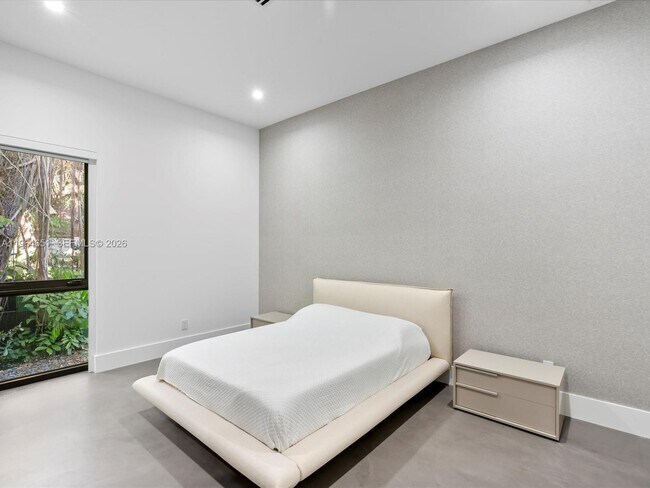 Building Photo - 871 NE 83rd St