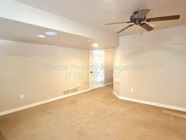 Building Photo - 1755 Smoke Ridge Dr