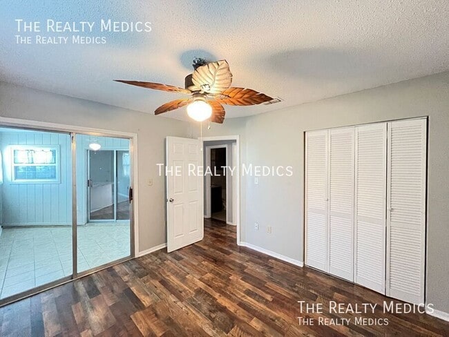 Building Photo - 203 Fernwood St