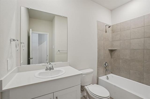 Building Photo - 705 Leavenworth Dr