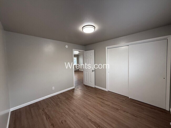 Building Photo - $750 off Move in Special - 2 Bed/1 Bath Cheney EWU