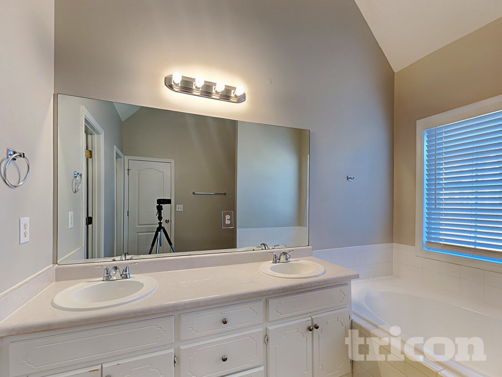 Building Photo - 8018 Christian Ct