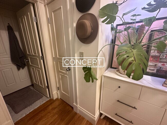 Building Photo - 195 Commonwealth Ave