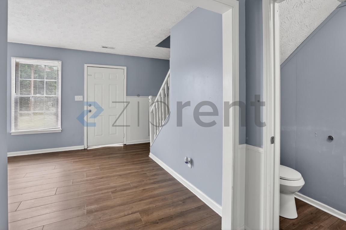 Building Photo - Unit 131