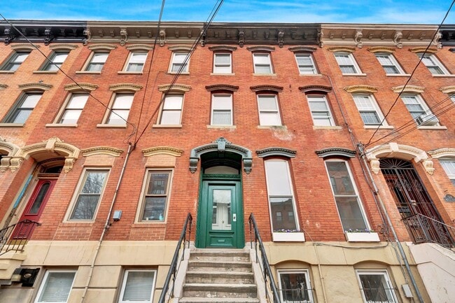 Building Photo - 520 Manila Ave