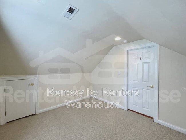 Building Photo - 1619 Laurel Ave