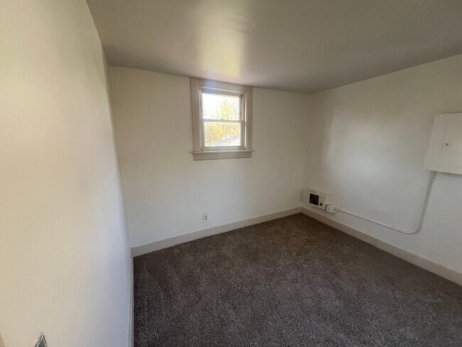 Building Photo - 2417 W Jolly Rd