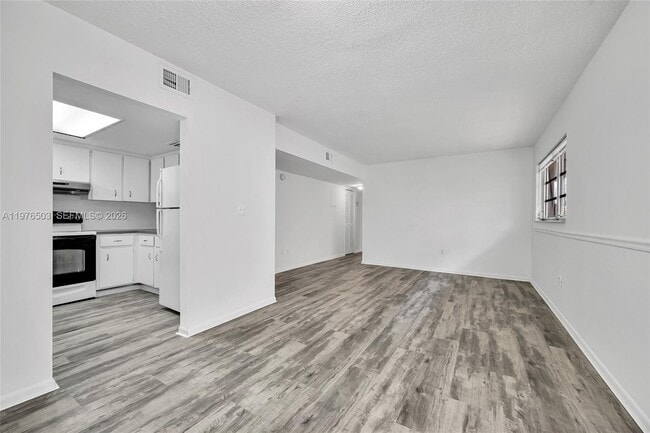 Building Photo - 2506 SW 9th St