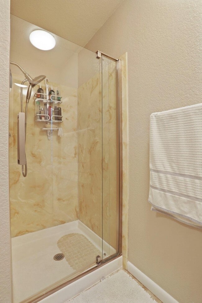 Building Photo - 67 Exeter Ln