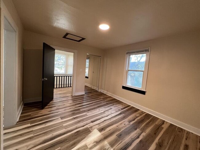 Building Photo - 1525 Landon Ave