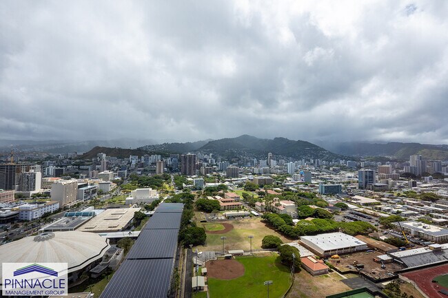 Building Photo - 1009 Kapiolani Blvd