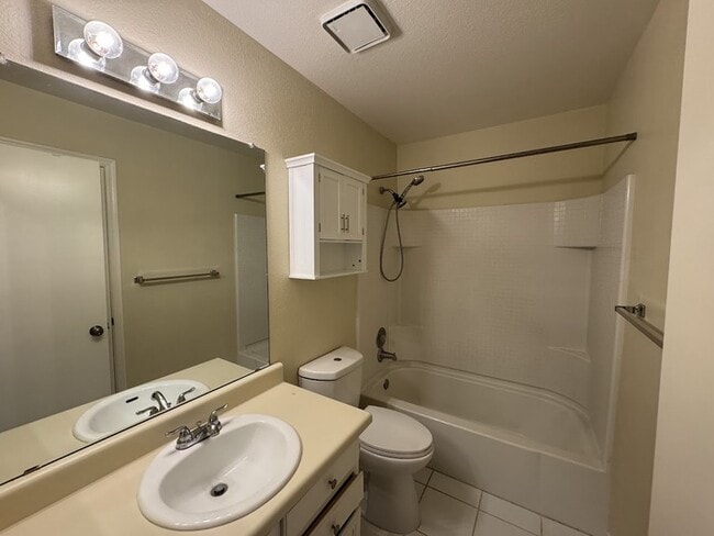 Building Photo - 2br Chandler condo in Daybreak