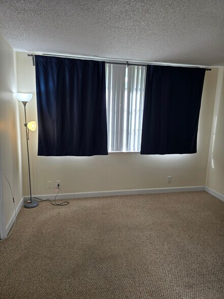 Building Photo - 933 Cypress Grove Dr