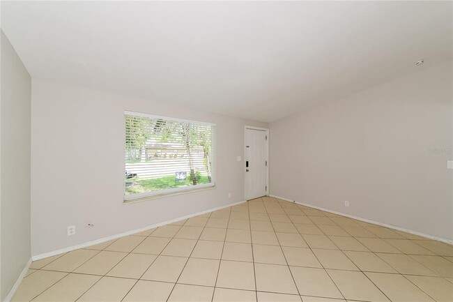 Building Photo - 5111 22nd St Ct E