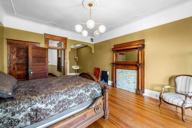 Building Photo - 3314 Auchentoroly Terrace