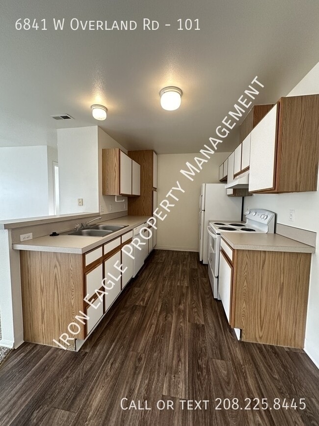 Building Photo - 6841 W Overland Rd
